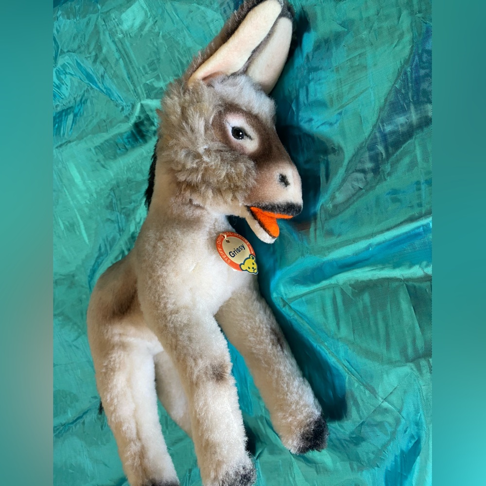 Steiff Grissy donkey with tag